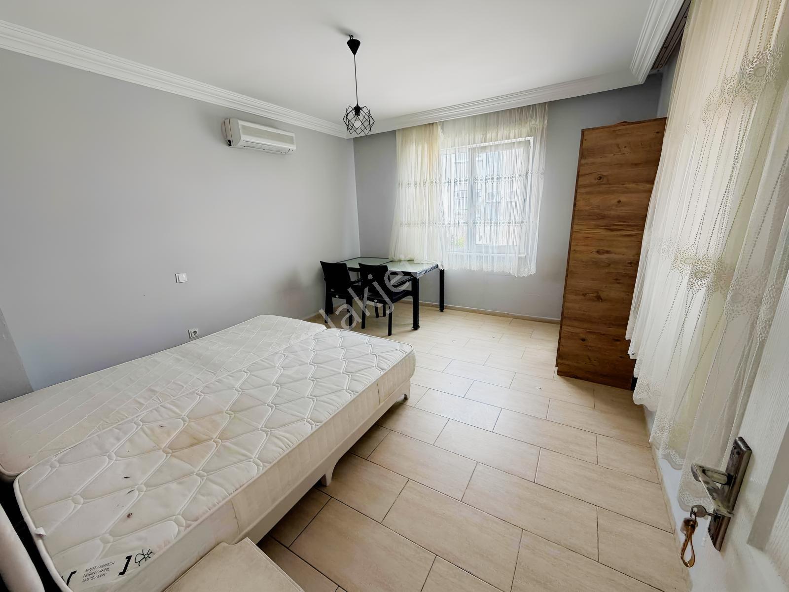 Antalya Kadriye'de Özel Havuzlu 4+1 Kiralık Eşyalı Triplex Villa - Görsel 16