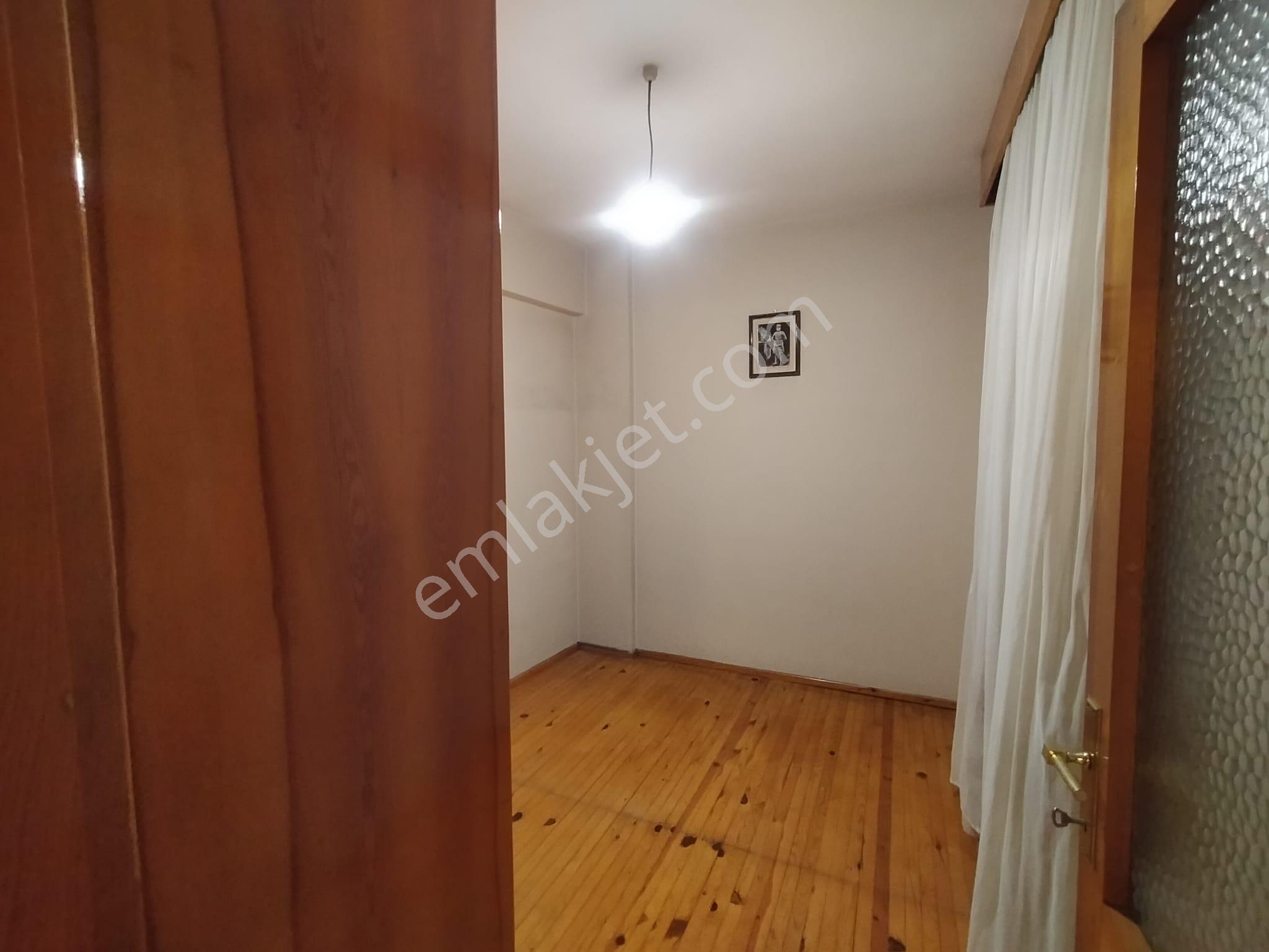 Salihli Berkay Emlaktan Merkezde Kiralık 3+1 Jeotermal Isıtmalı Daire - Görsel 14