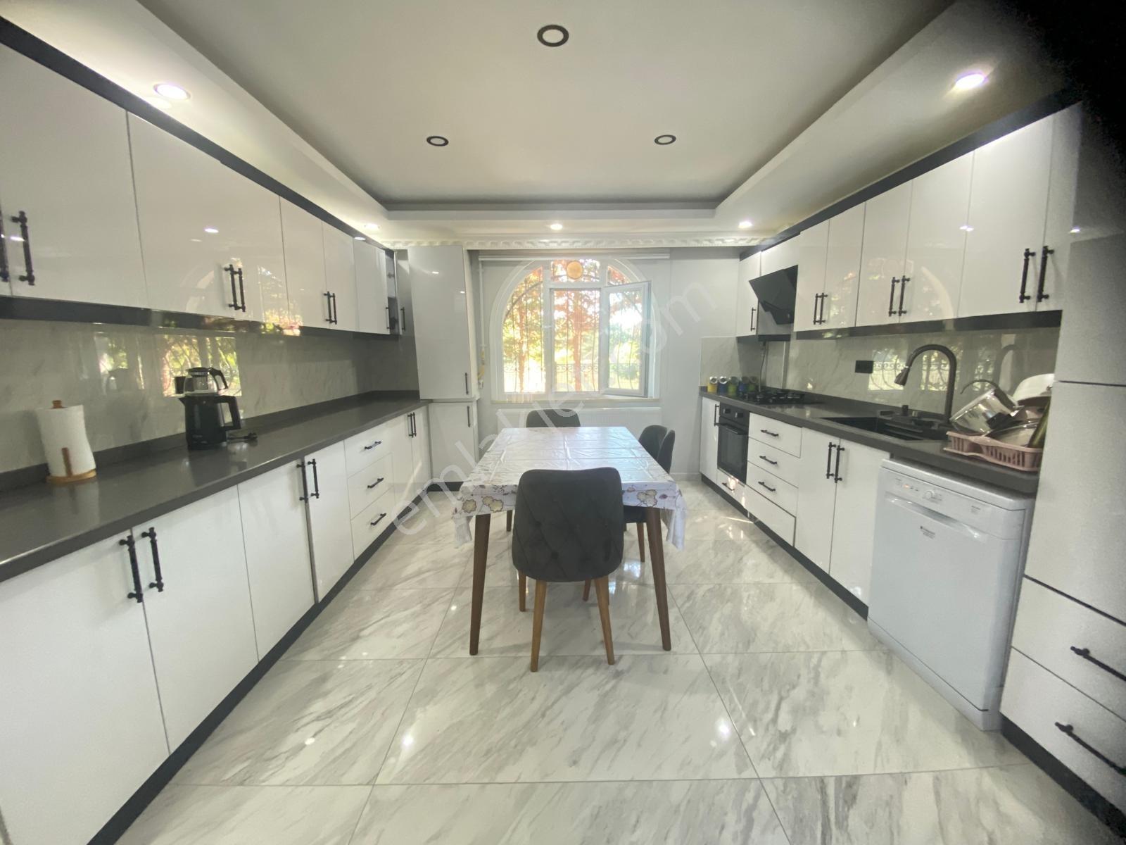 Çerkezköy Satılık 4+2 Müstakil Havuzlu Muhteşem Villa - Görsel 14