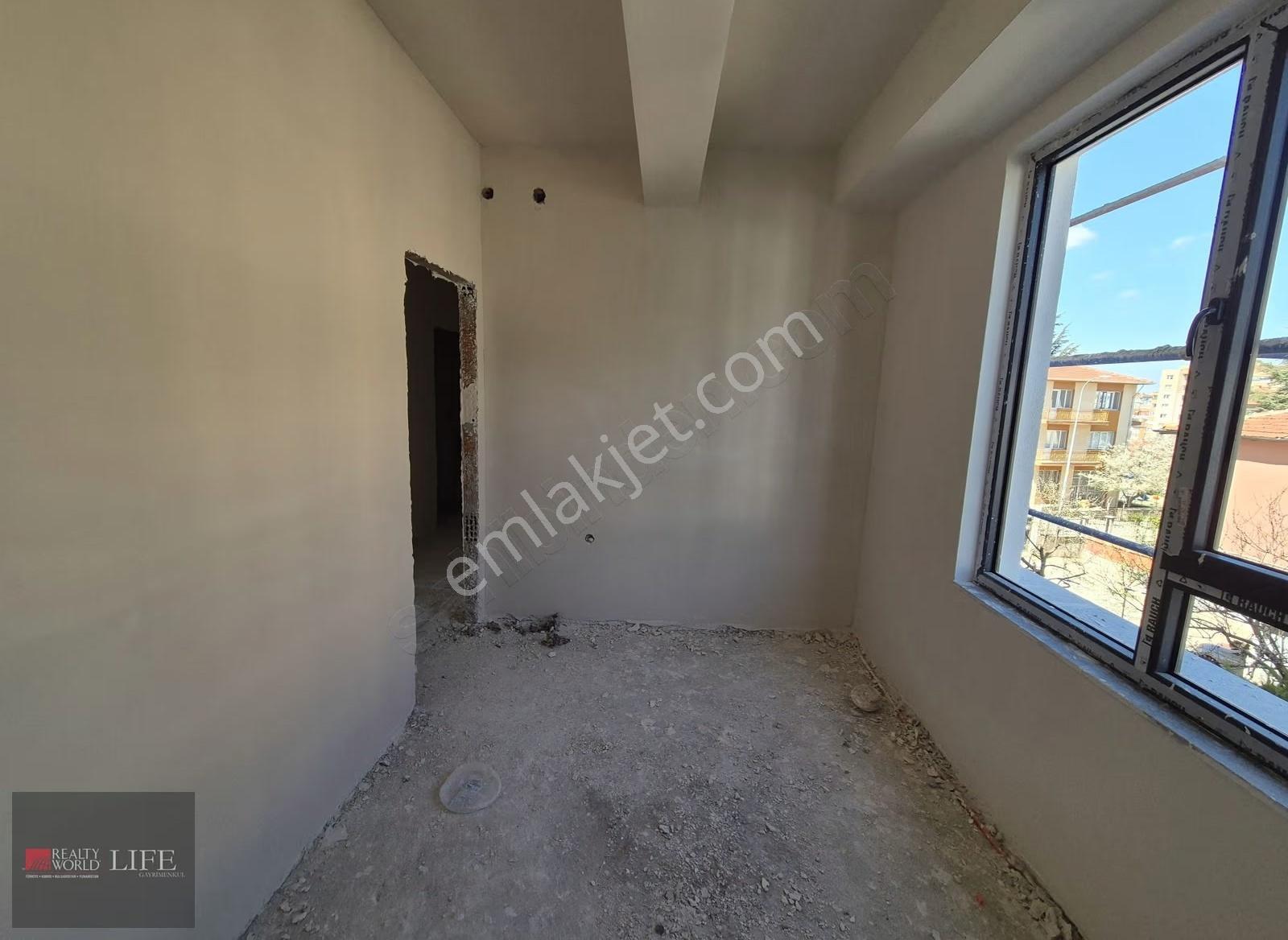 Rw Lıfe// Göztepe Dumlupınar Cd Üzerinde 100m2 Satılık 2+1 Daire - Görsel 2