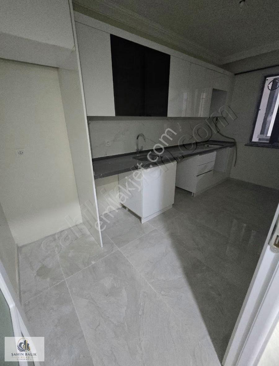 Şahin İnşaat..sıfır/tramvaya/yakın/geniş/otoparklı 2+1.. - Görsel 18