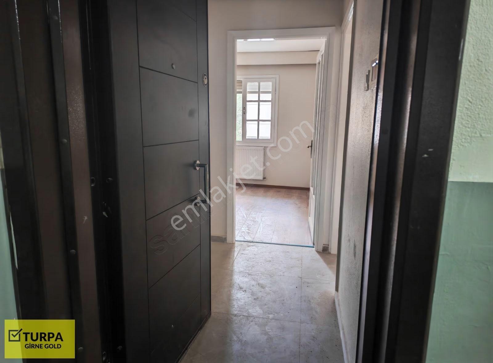Bostanlı Merkezde Tadilatlı 2+1 Satılık Daire - Görsel 21