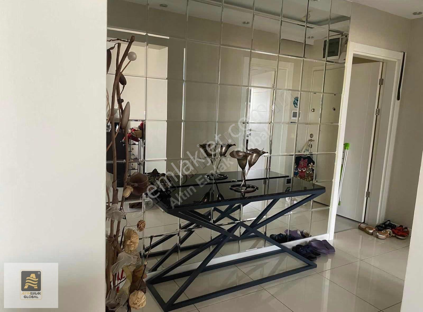 Sinpaş Bosphorus City'de Manzaralı, Eşyalı 3+1 Kiralık Daire - Görsel 3