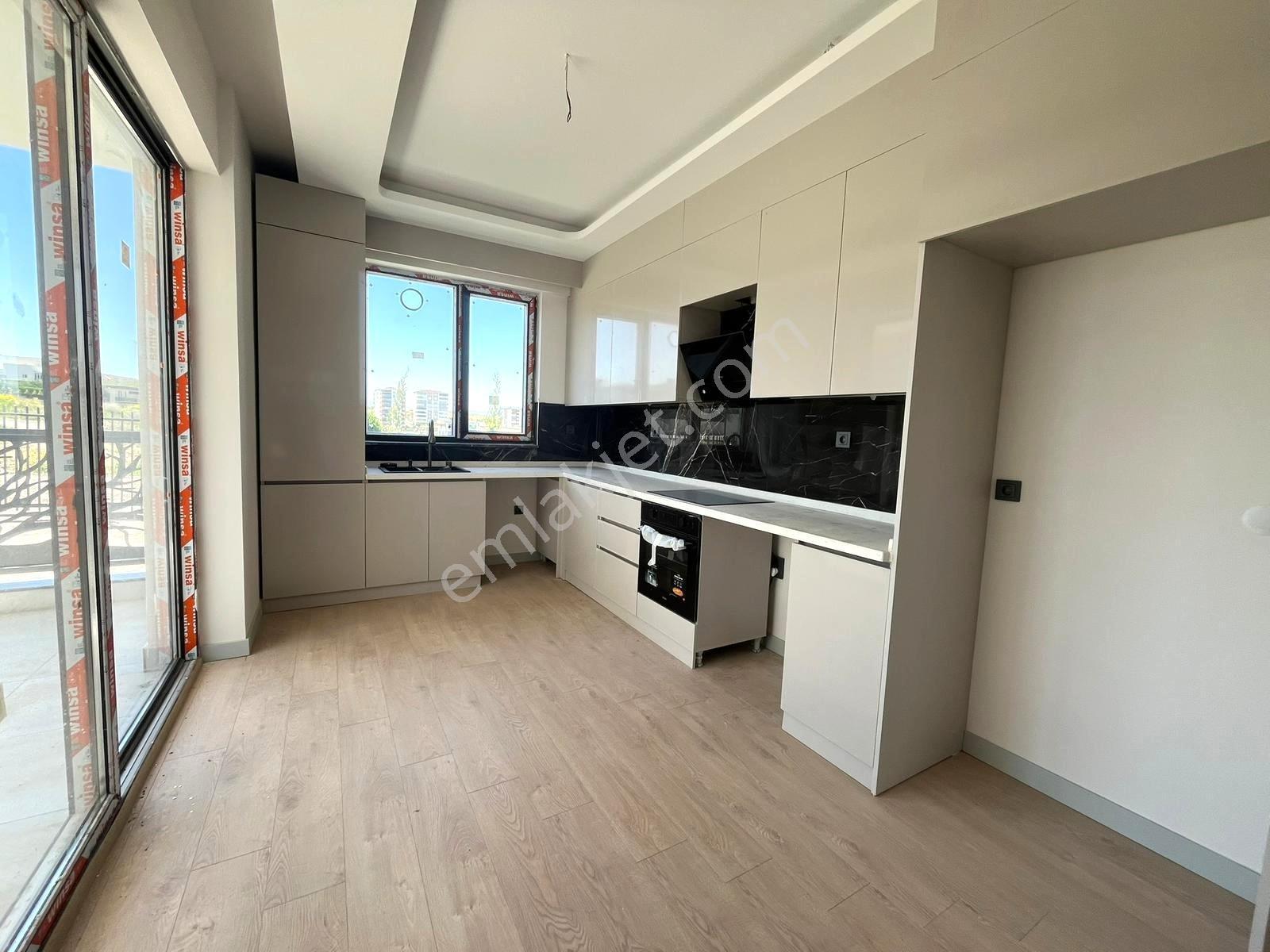 Bağlıca'da Kapalı Otoparklı Ultra Lüks Yapılı 4+1 Satılık Villa - Görsel 16