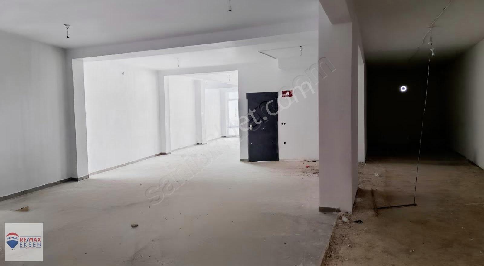 Sancaktepe Yenidoğan 'da Kiralık İskanlı Müstakil İşyeri 510 M2 - Görsel 27