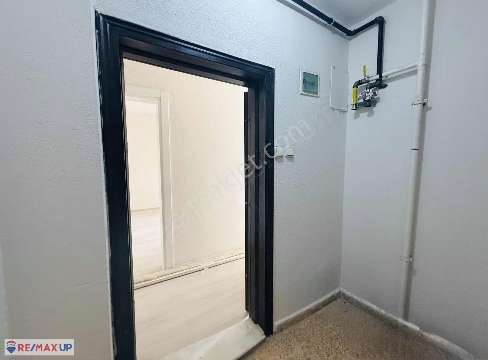 Bornova'da Yeni Tadilatlı, Doğalgazlı Geniş 3+1 Kiralık Daire - Görsel 29