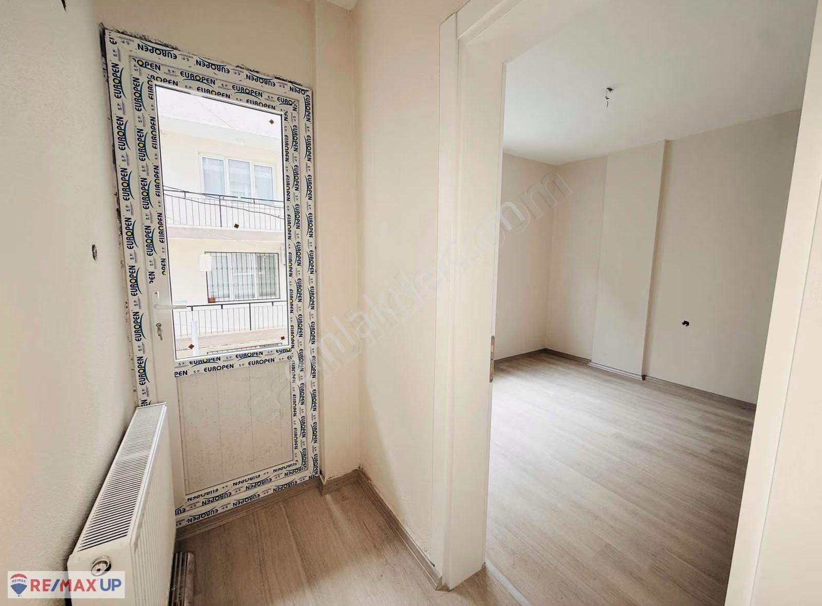 Bornova'da Yeni Tadilatlı, Doğalgazlı Geniş 3+1 Kiralık Daire - Görsel 8