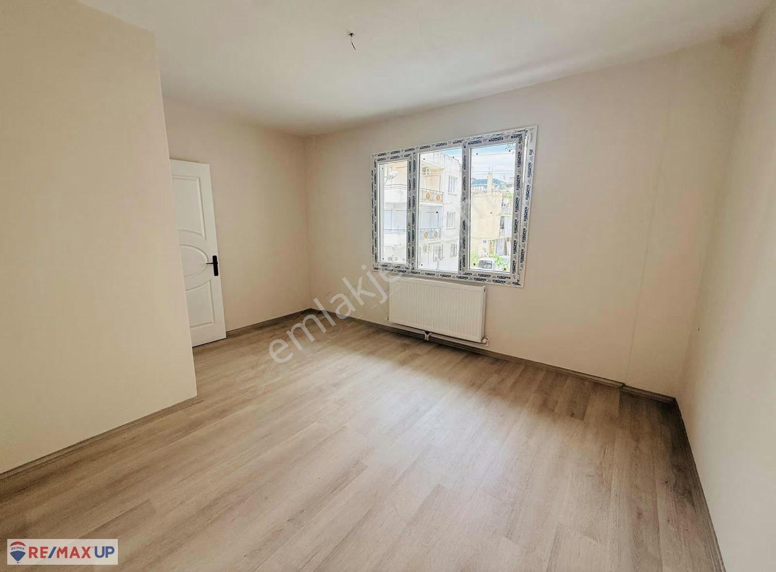 Bornova'da Yeni Tadilatlı, Doğalgazlı Geniş 3+1 Kiralık Daire - Görsel 3