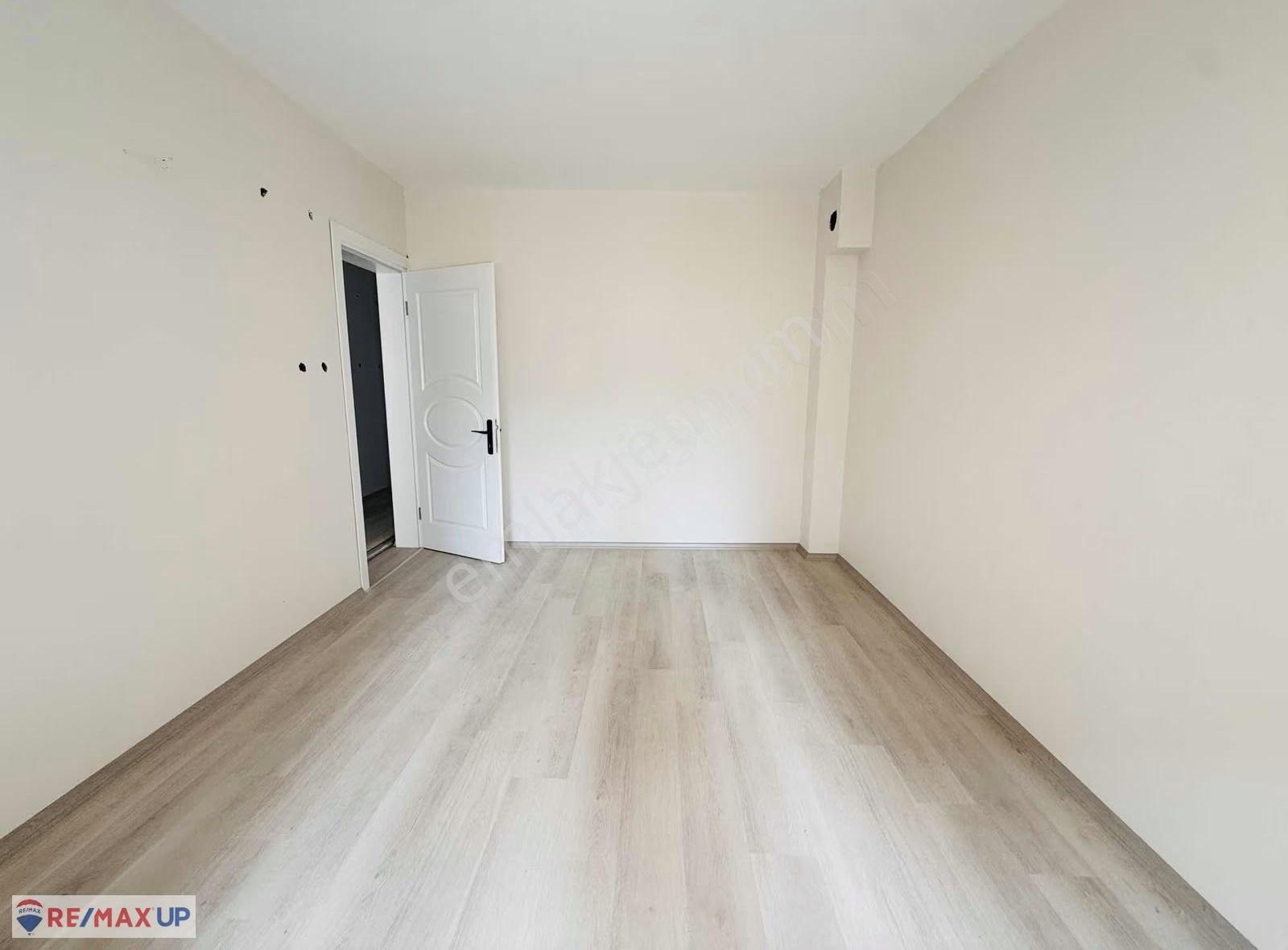 Bornova'da Yeni Tadilatlı, Doğalgazlı Geniş 3+1 Kiralık Daire - Görsel 19