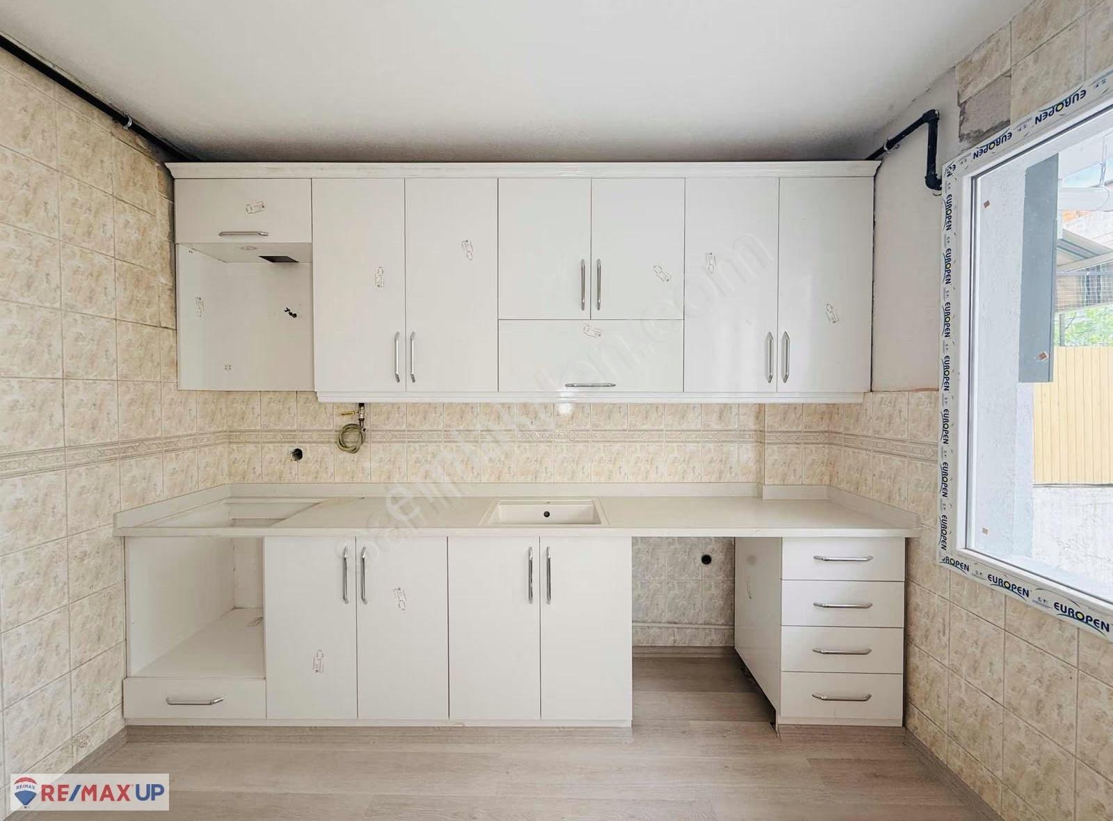 Bornova'da Yeni Tadilatlı, Doğalgazlı Geniş 3+1 Kiralık Daire - Görsel 15