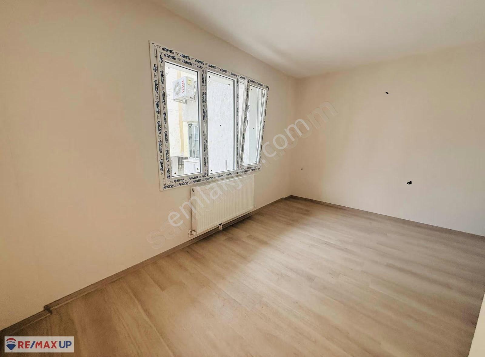 Bornova'da Yeni Tadilatlı, Doğalgazlı Geniş 3+1 Kiralık Daire - Görsel 2