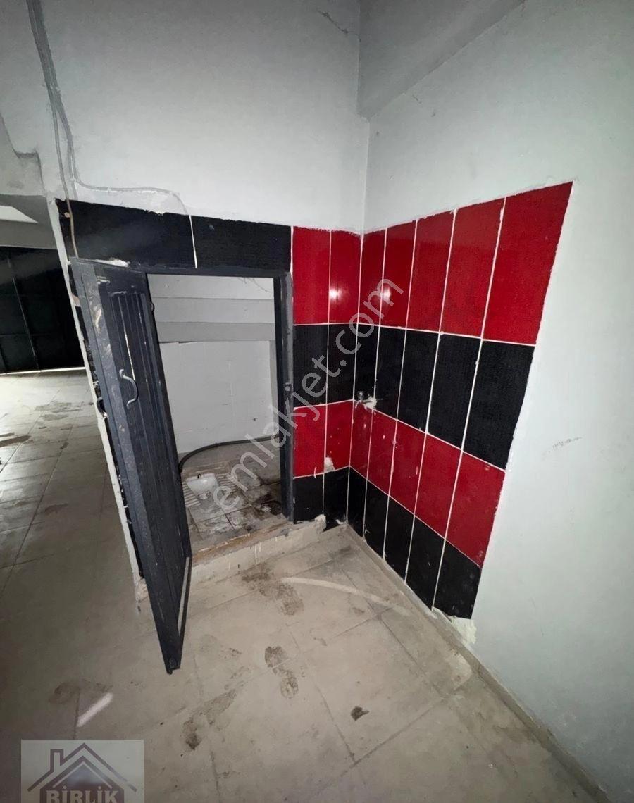 Beyoğlu Hacıahmet Mahallesinde 100 M2 Düz Giriş Kiralık Dükkan - Görsel 8