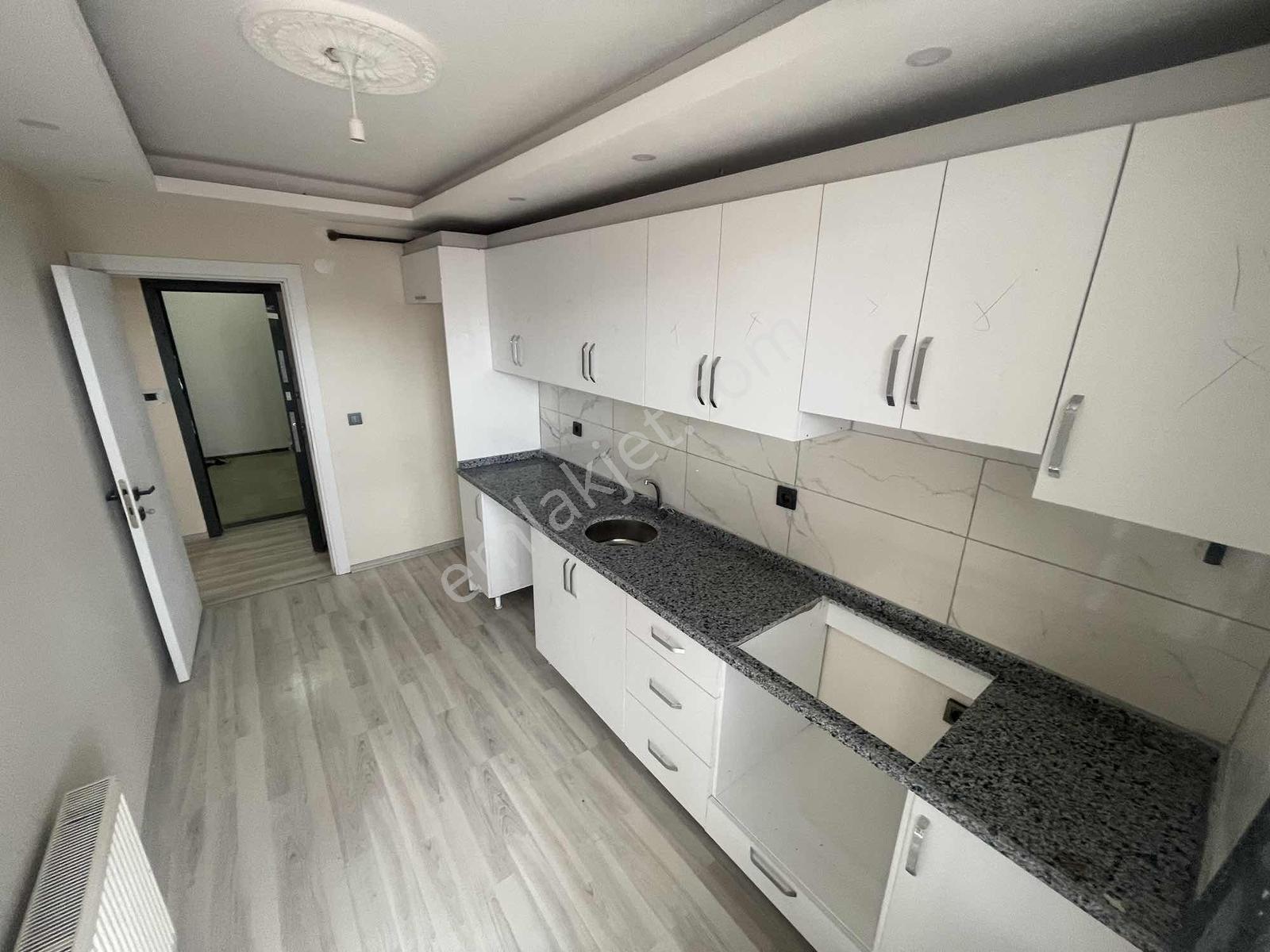 Muhittin Mahallesin De 2+1 Arakat Otoparklı Daire - Görsel 7
