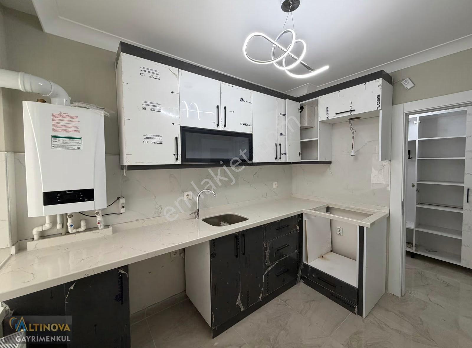 Keçiörende Sıfır Full Yapılı Kat Konumunda Satılık 3+1 Daire