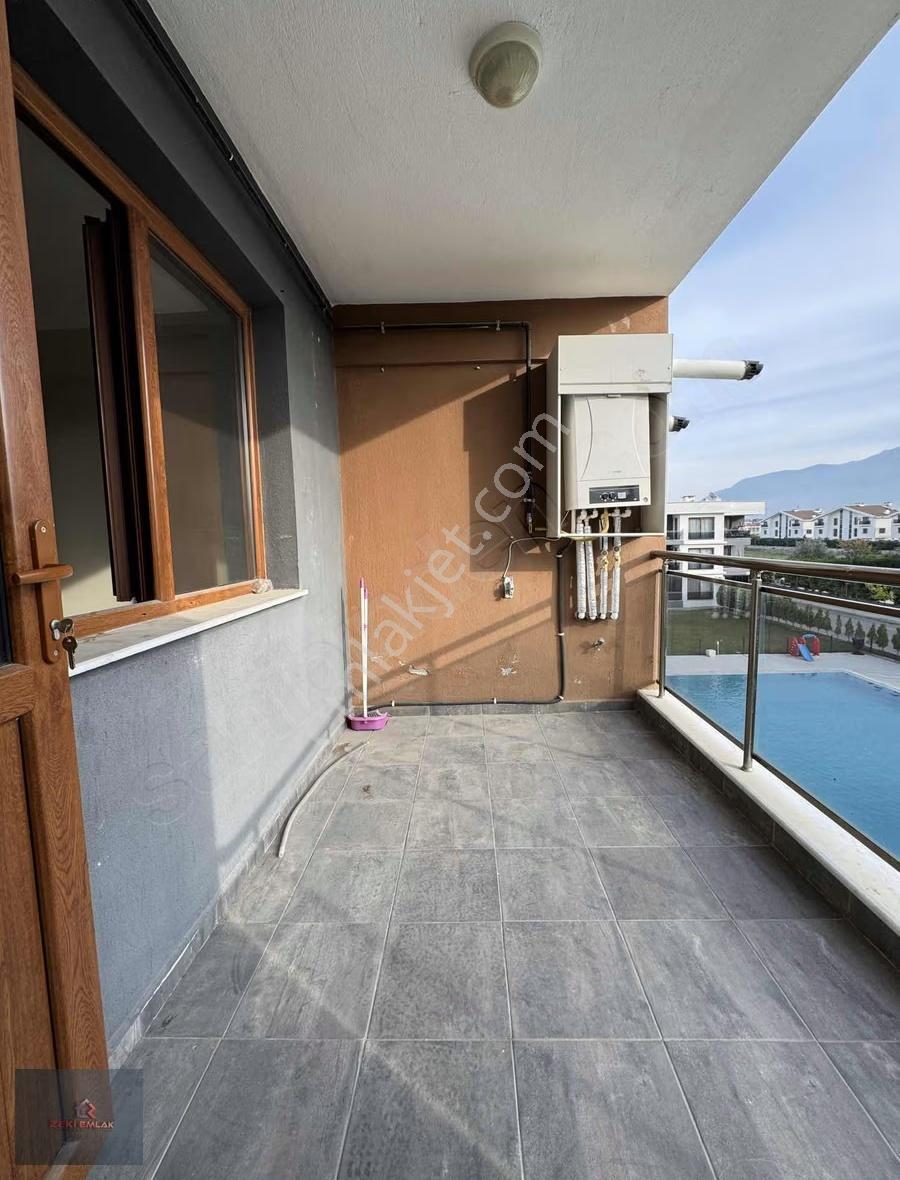 Zeki Emlak'tan Havuzlu Güvenlikli Site İçinde Kiralık 1+1 Daire. - Görsel 7