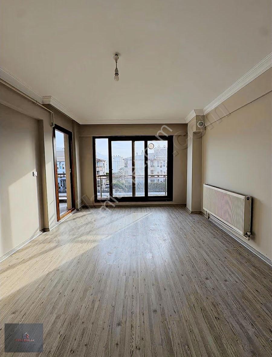 Zeki Emlak'tan Havuzlu Güvenlikli Site İçinde Kiralık 1+1 Daire. - Görsel 5