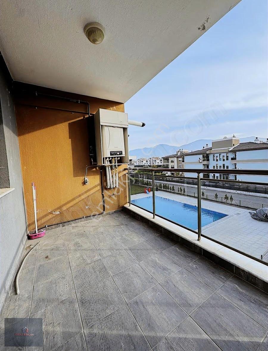Zeki Emlak'tan Havuzlu Güvenlikli Site İçinde Kiralık 1+1 Daire. - Görsel 14