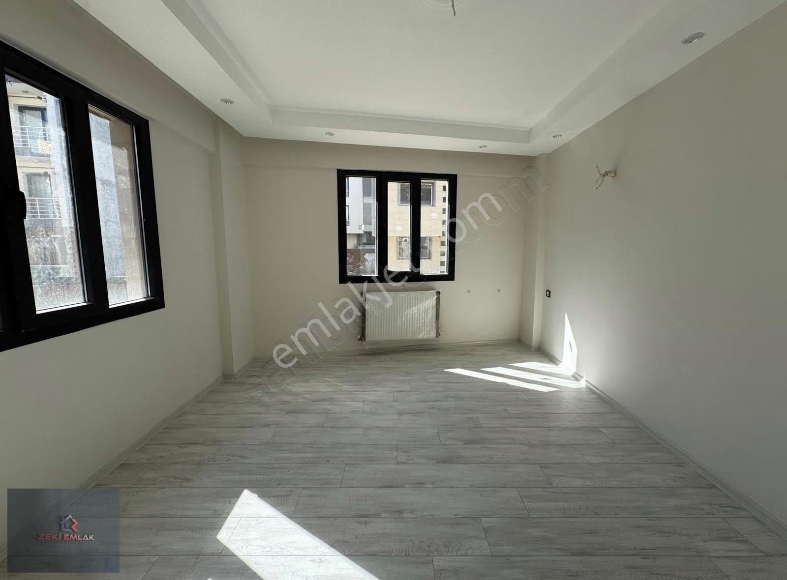 Zeki Emlak'tan Muradiye İstasyon Civ. 2+1 K.mutfak Kiralık Daire - Görsel 3