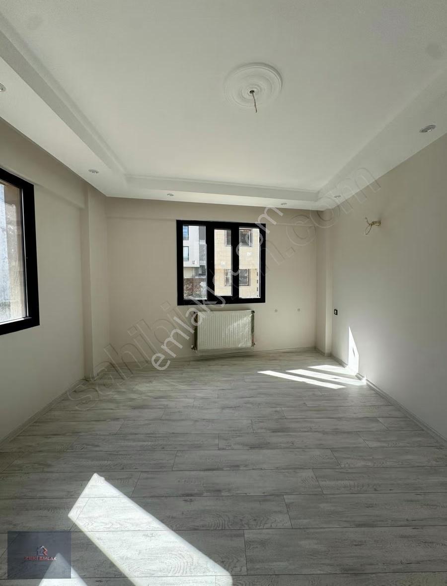 Zeki Emlak'tan Muradiye İstasyon Civ. 2+1 K.mutfak Kiralık Daire - Görsel 9