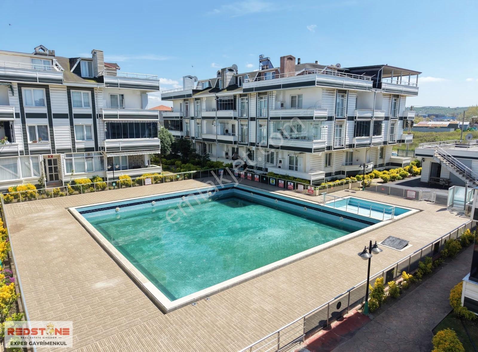 Karasu Yeşil Vadi 3 Sitesi'nde Havuzlu, Güvenlikli 1+1 Yazlık