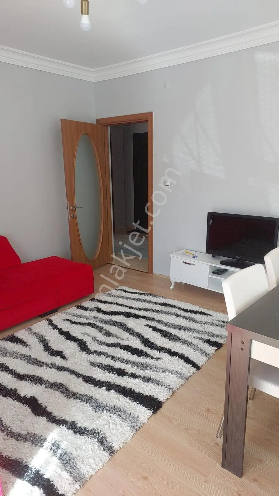 İncirli'de Eşyalı Kiralık 2+1 Daire - Görsel 2