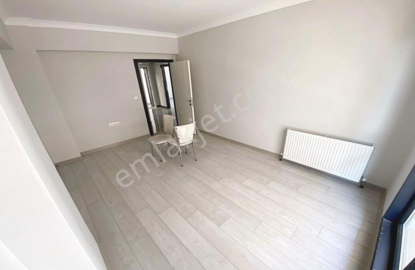 Yenikent Emlak'tan Kombi Petekli Lüx Yapılı Öncephe Satılık 3+1 - Görsel 24