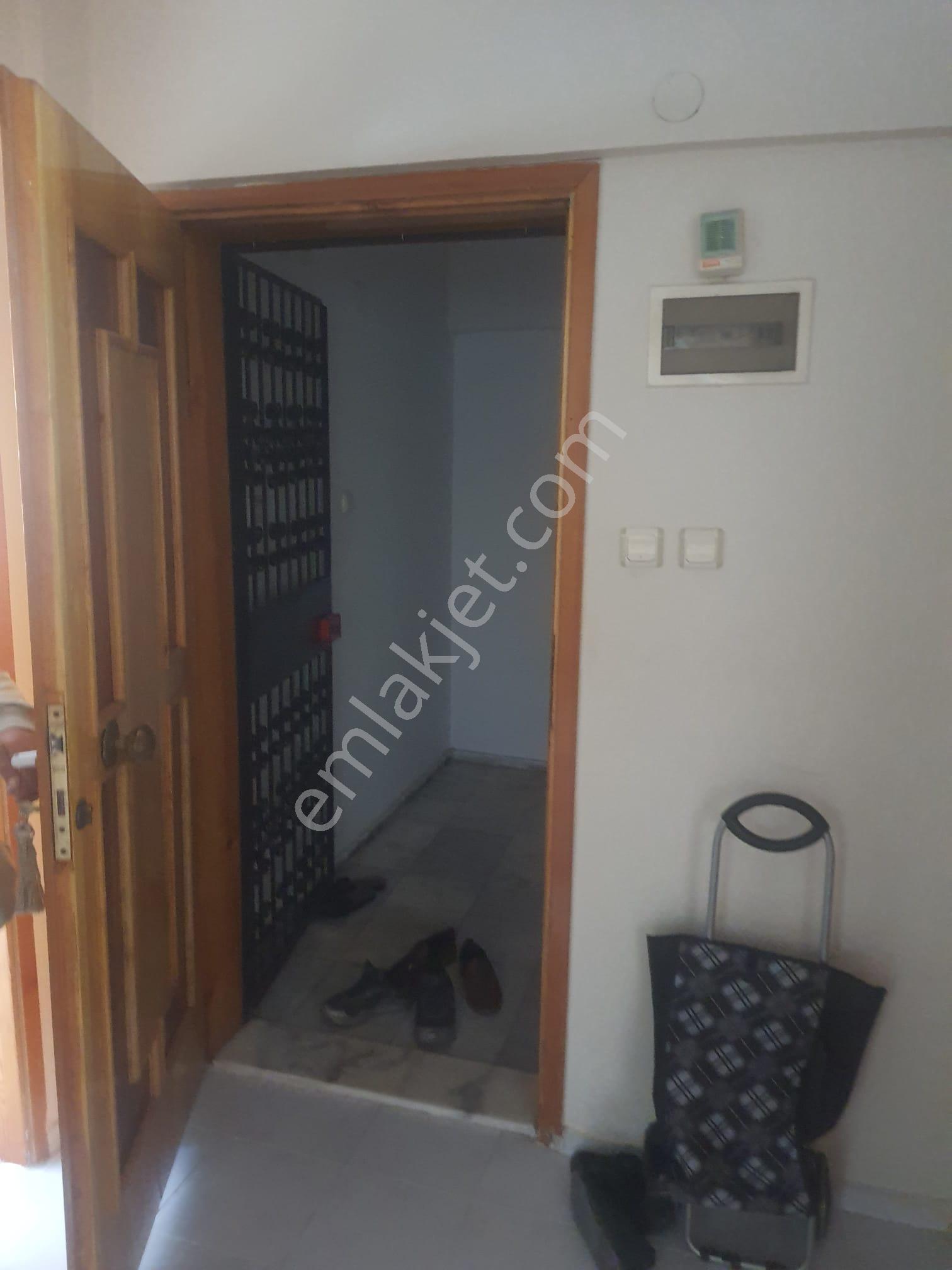 Kuşadası Satılık 3+1 Daire Her Yere Yürüme Mesafesinde Merkezde - Görsel 2