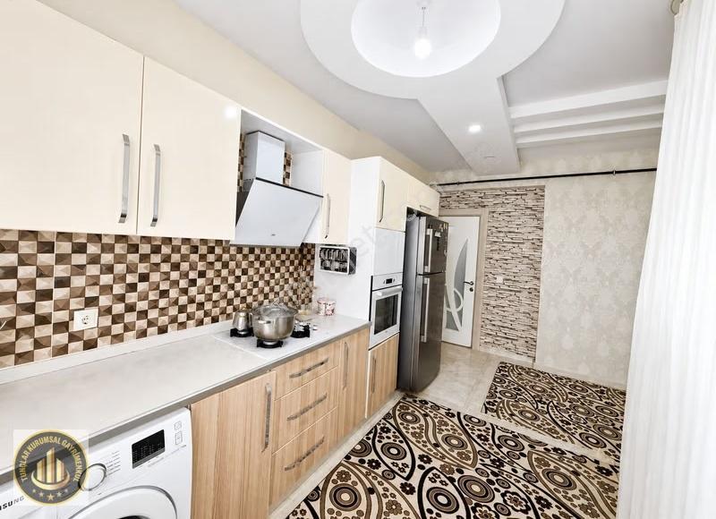 Bağcılarda Satılık 3.5+1 Lüks Daire - Görsel 8