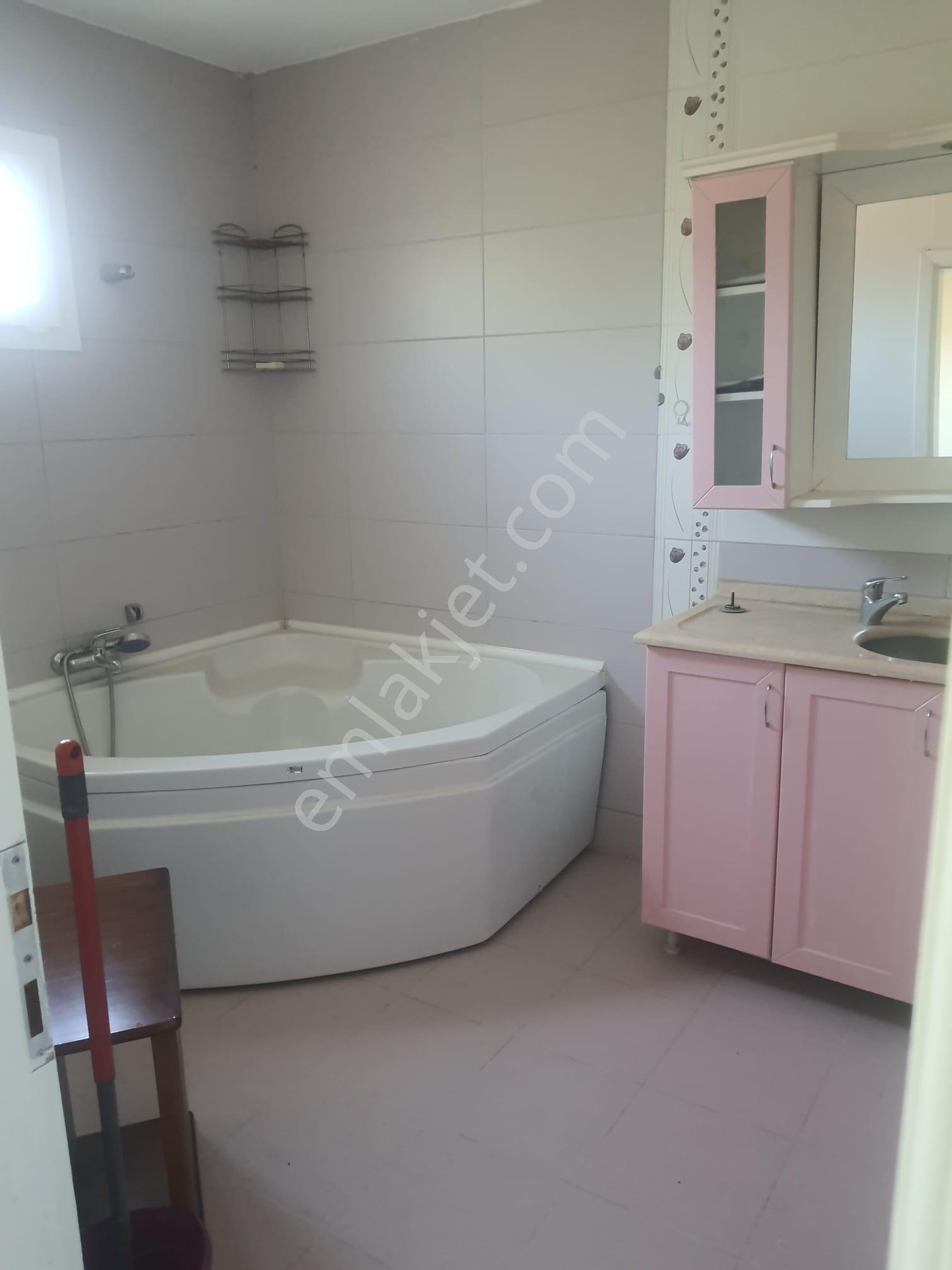 Kuşadası Kirazlı Köyü'nde Satılık 4+2 Çiftlik Evi - Görsel 16