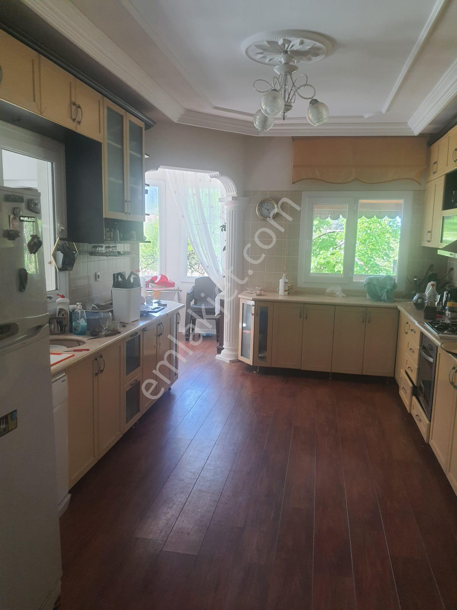 Kuşadası Kirazlı Köyü'nde Satılık 4+2 Çiftlik Evi - Görsel 5
