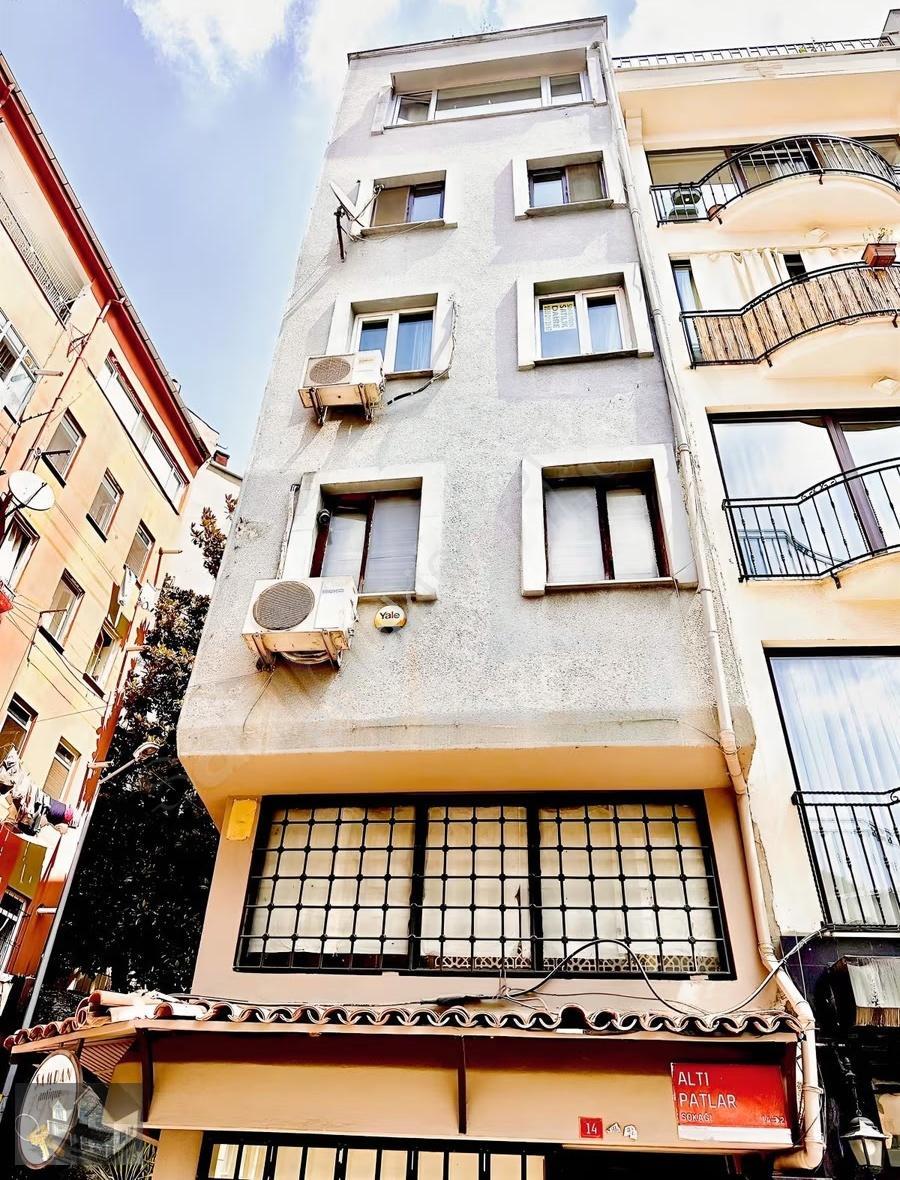 Cihangirde Satılık 3+1 Daire İçi Özel Yapılmış