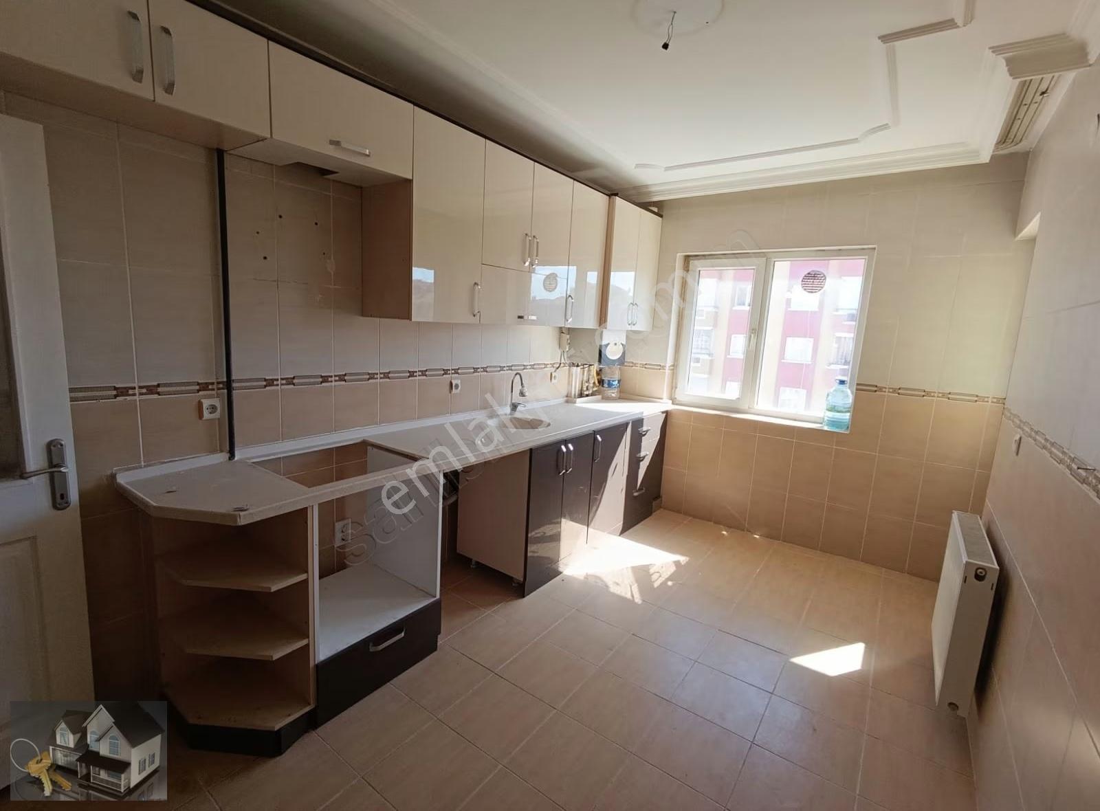 Ata Mahallesi Çağlayan Sitesinde Kiralık Geniş Ferah 3+1 - Görsel 5