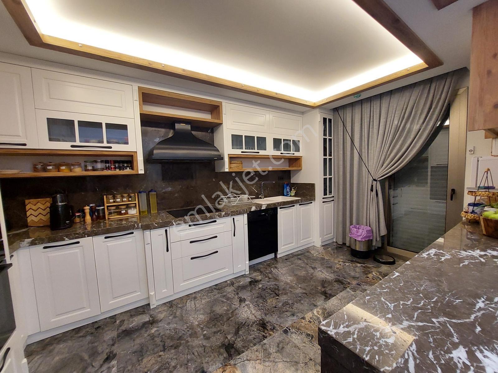 Denize Yakın Özel Havuzlu Müstakil Ultra Lüx 4+1 Villa - Görsel 30