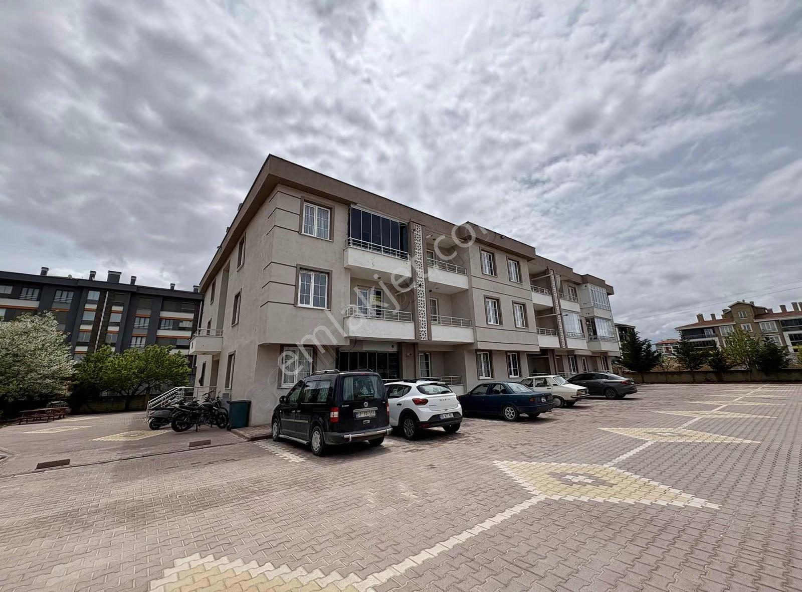 Özlem Yardımcı'dan Selahaddin Eyyubi Mah'de Kiralık Arakat Daire