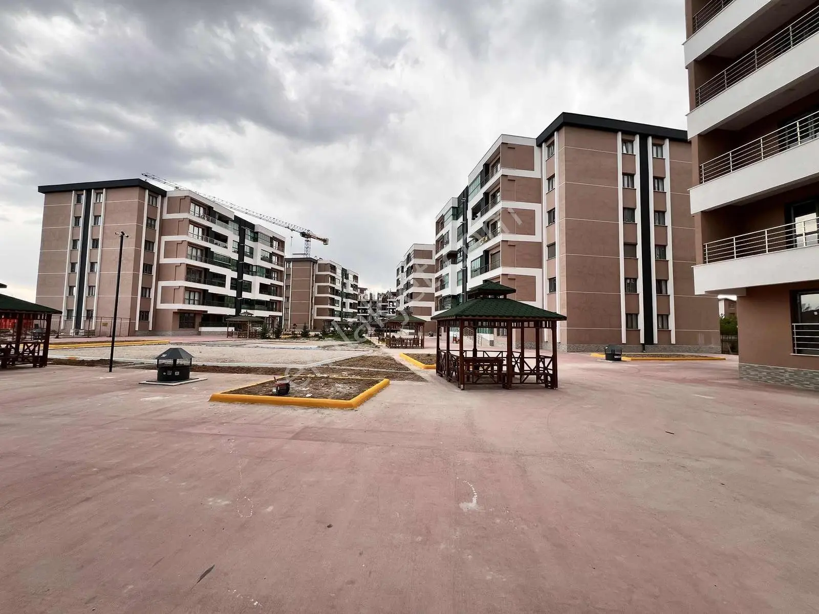 Gazze Caddesi Örnekpark'ta 3+1 Arakat Satılık Daire - Görsel 2