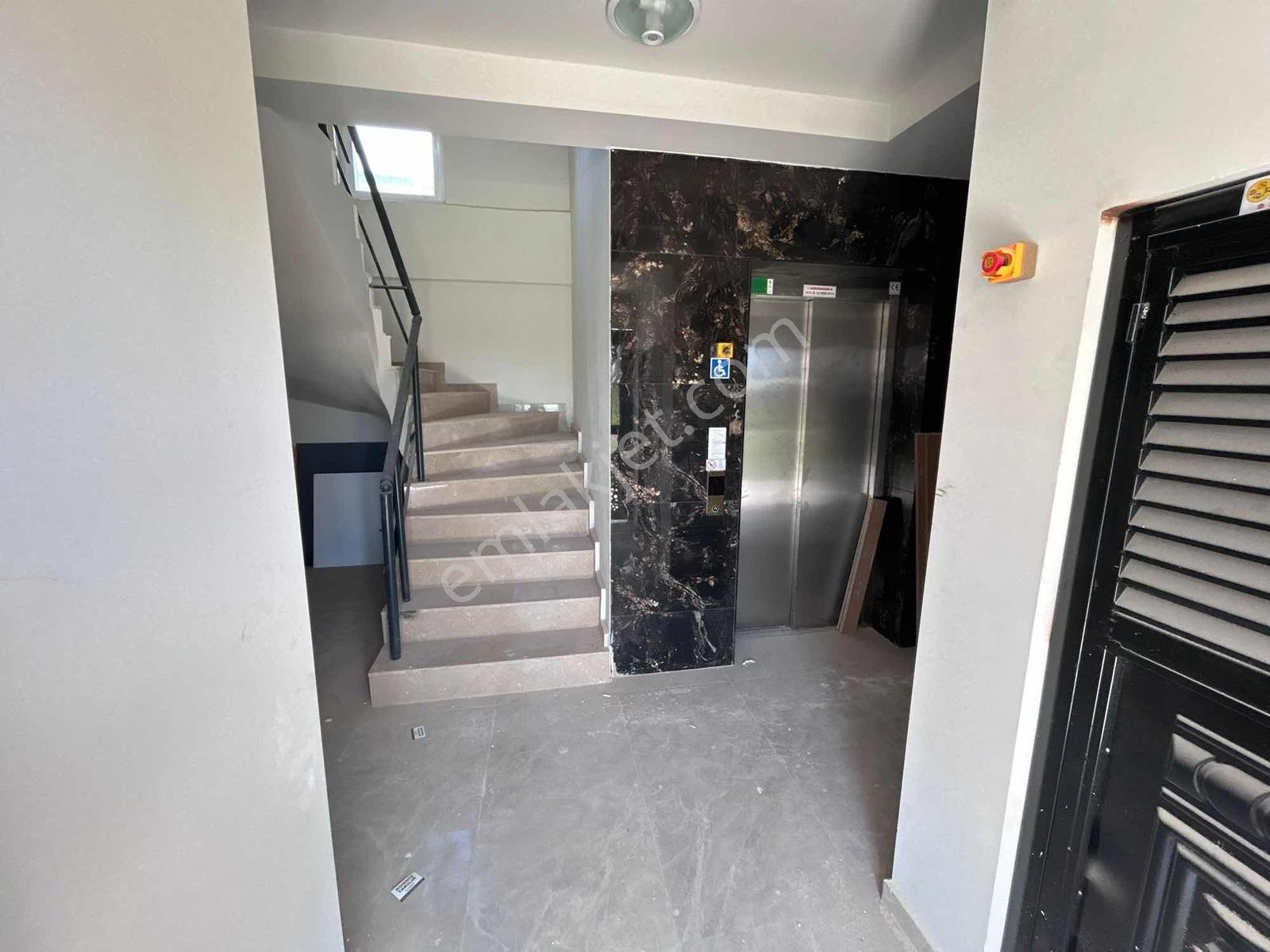 Şelale Mah Sıfır Üstü Çatılı Kullanışlı Daire - Görsel 2