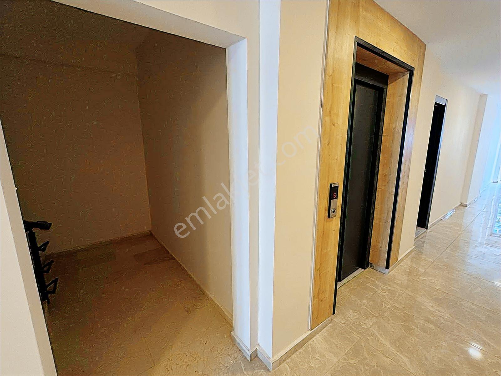 Erdemli Ayaş'ta Havuzlu Sitede Deniz Manzaralı Lüks 1+1 Daire - Görsel 9