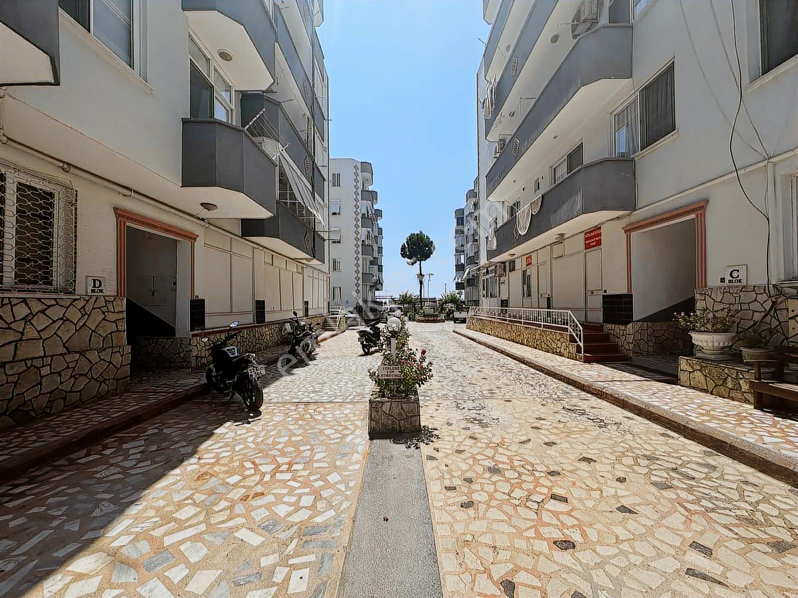 Erdemlide Acil Satılık Denize Sıfır Havuzlu Sitede Eşyalı Daire - Görsel 11
