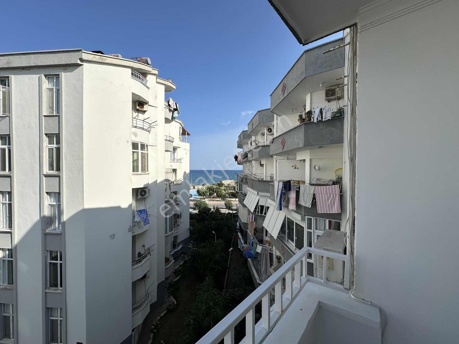 Erdemlide Acil Satılık Denize Sıfır Havuzlu Sitede Eşyalı Daire - Görsel 32