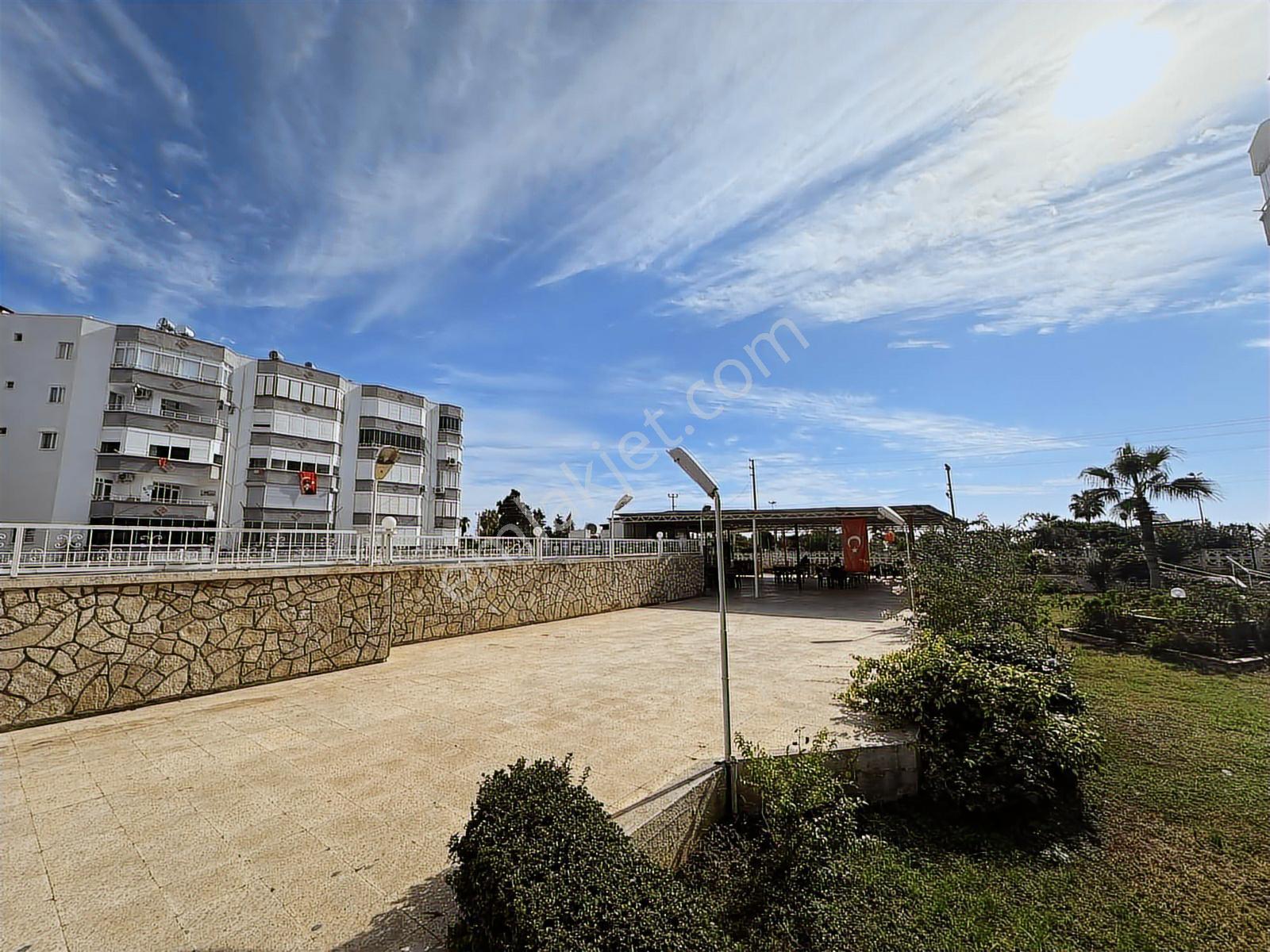Erdemlide Acil Satılık Denize Sıfır Havuzlu Sitede Eşyalı Daire - Görsel 17