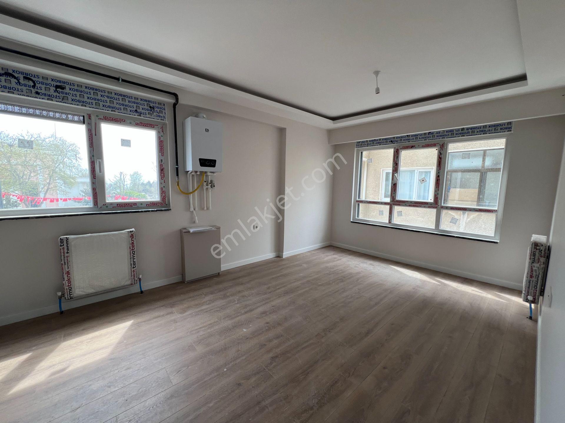 Pendik'te Sahile Ve Caddeye Yakın 1+1 Kiralık Daire - Görsel 14