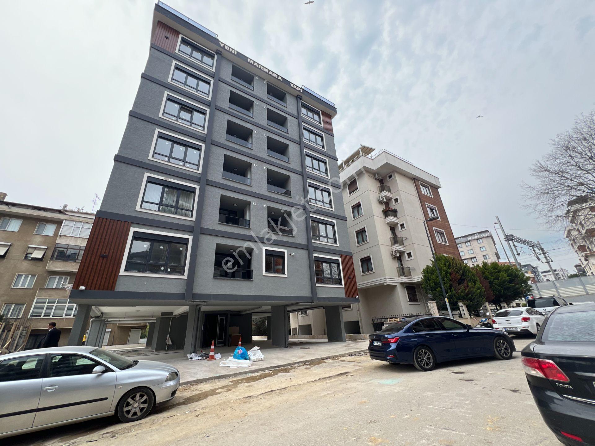 Pendik'te Sahile Ve Caddeye Yakın 1+1 Kiralık Daire - Görsel 3