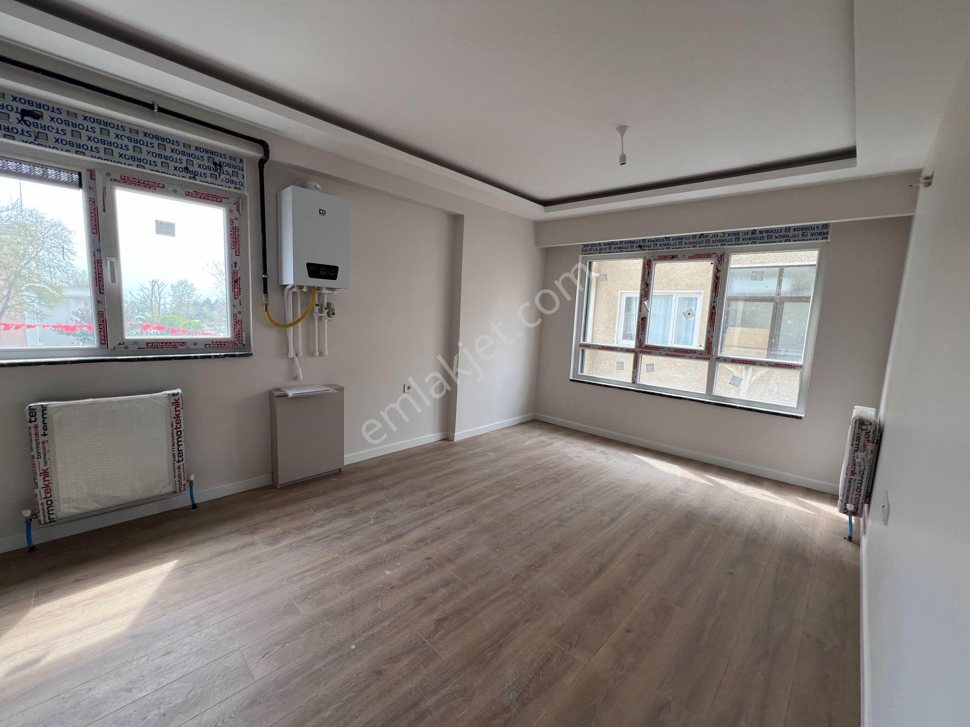 Pendik'te Sahile Ve Caddeye Yakın 1+1 Kiralık Daire - Görsel 13