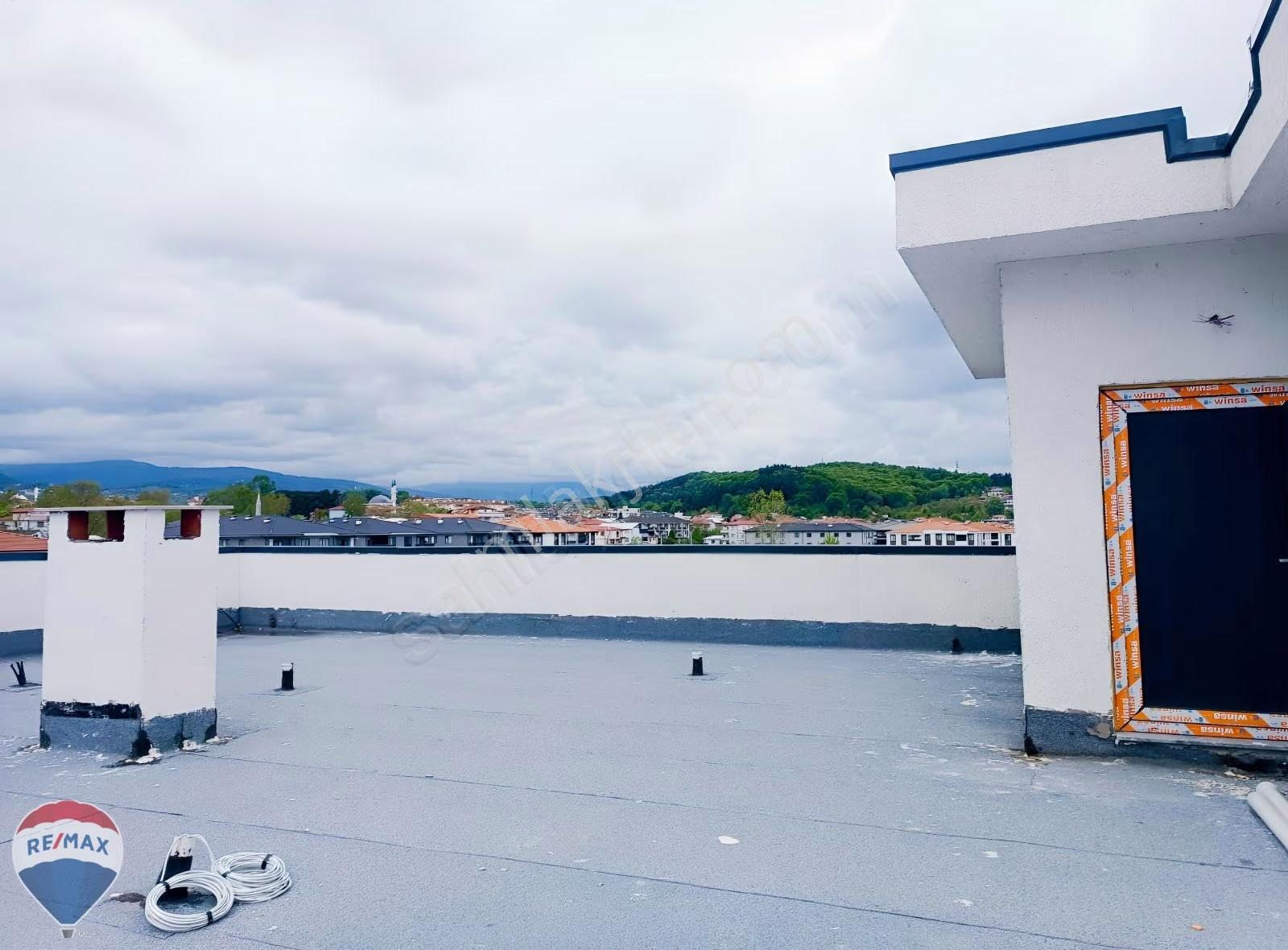 Remax Mavi'dn Arifiyede Ebeveyn Banyolu Satılık 4+1 2.kat Daire - Görsel 6