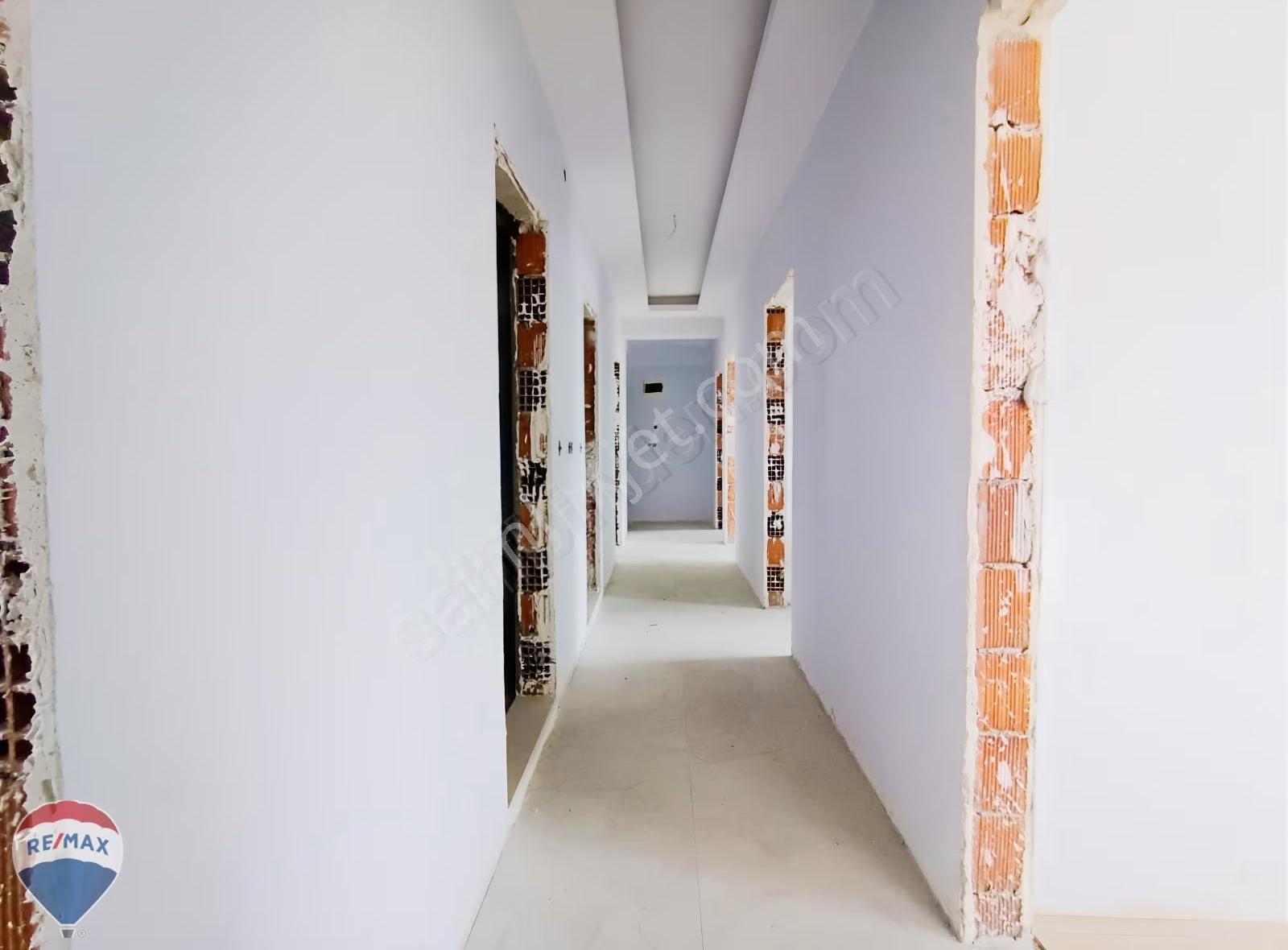 Remax Mavi'dn Arifiyede Ebeveyn Banyolu Satılık 4+1 2.kat Daire - Görsel 5
