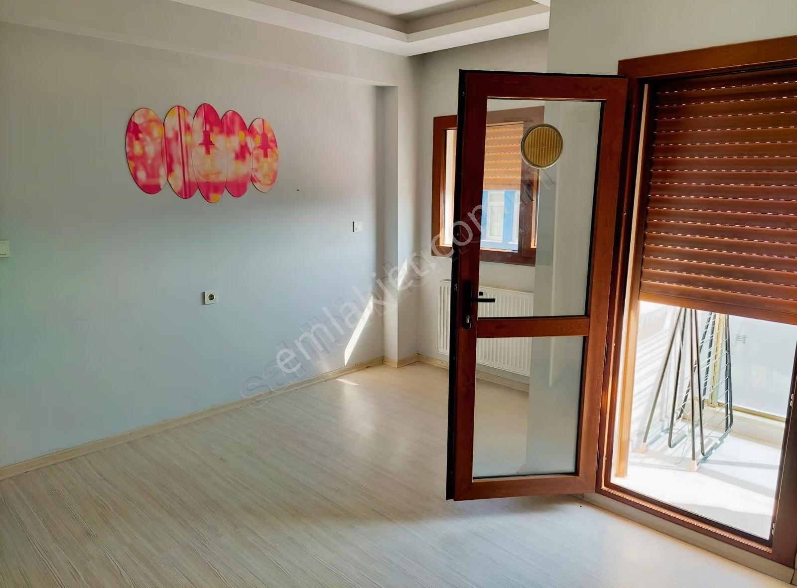 Buca Kozağaç'ta Satılık 2+1 Daire (85m², Meydan Yakını) - Görsel 2