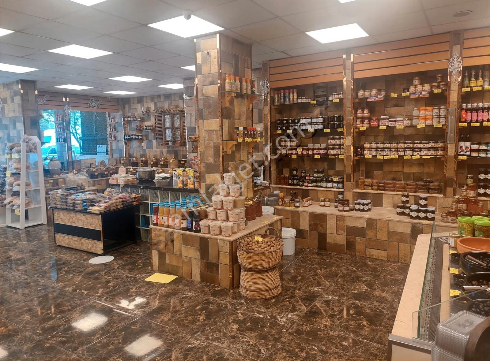 Atıfbey'de Merkezi Konumda, Kiracılı Satılık Dükkan - Görsel 2