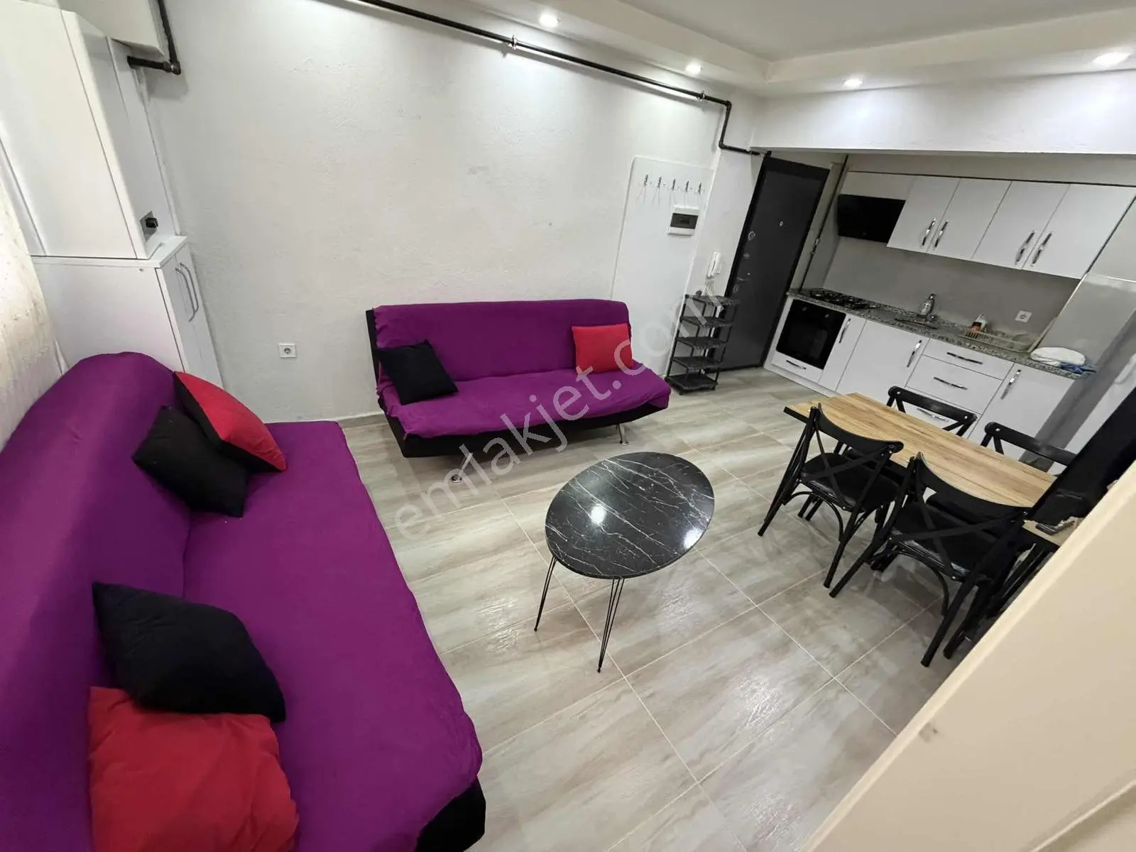 Üniversiteye Yakın Geniş Ferah Bahçe Katı Balkonlu Eşyalı Apart! - Görsel 2