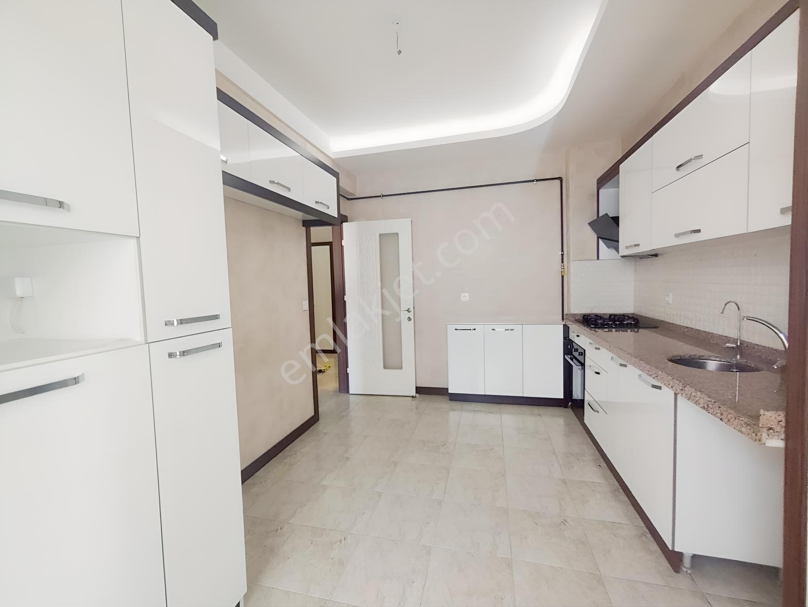 Arakat Kapalı Otoparklı Site İçi Lüks 2+1 Daire - Görsel 2