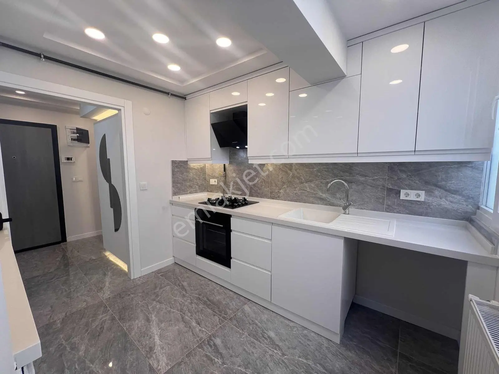 Hatay Metro Yanı 3+1 Satılık Lüks Tadilatlı Daire